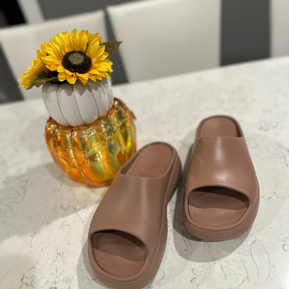 Slides - Picture 8 of 10